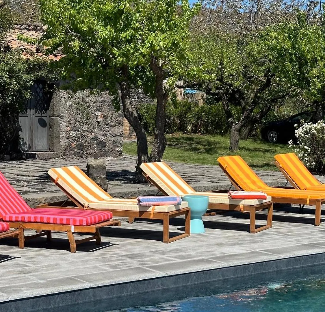 Konukevi Casa Lawa Otel SantʼAlfio